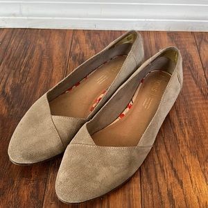 Toms Women’s flats, beige used size 9.5